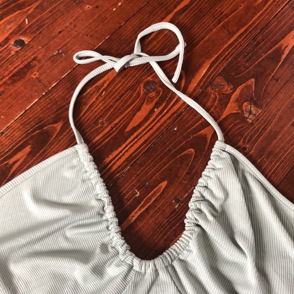 SHEIN Mint green halter crop top - Picture 2 of 4